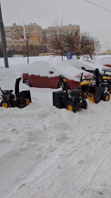 Подготовка техники к уборке снега😁 смотреть онлайн