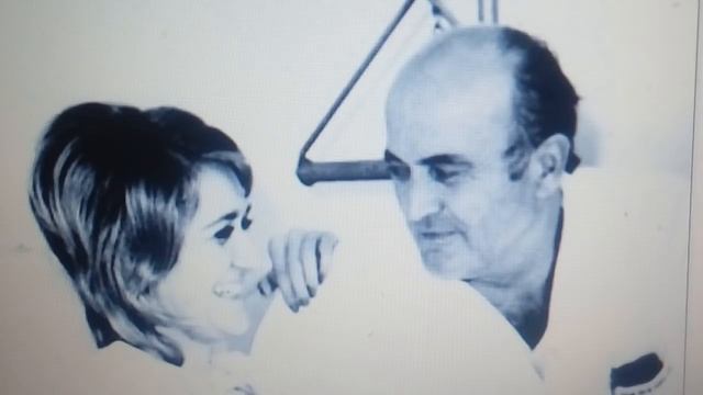 ШОК!! ОНА УПАЛА С ДЕСЯТИТЫСЯЧНОМЕТРОВОЙ ВЫСОТЫ И ВЫЖИЛА 13.12.2019 смотреть онлайн