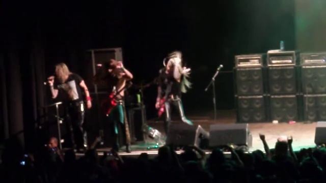 Steel Panther - It Wont Suck Itself