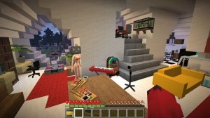 БЕЗУМНАЯ ТВ-ВУМАН ВЛЮБИЛАСЬ В МЕНЯ ПО УШИ! РОЛЛИ