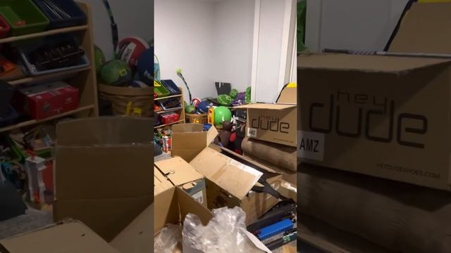 Just a few pallet finds off our list Amazon monster! #pallets #amazonpallets смотреть онлайн
