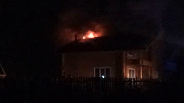 Пожар. Абакан, Калинино 3. Горит частный дом. 18.01.2018 смотреть онлайн