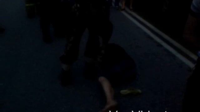 Женщина без сознания лежала по середине дороги смотреть онлайн