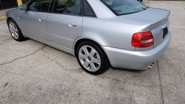 2000 Audi S4 quick walk-around and engine start смотреть онлайн