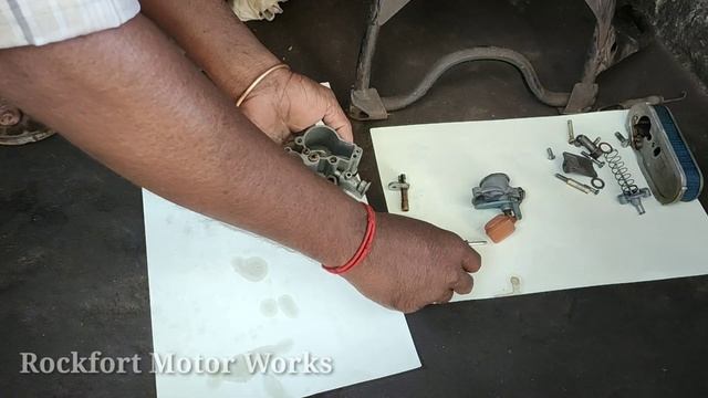 Bajaj Chetak carburettor service work / Rockfort Motor Works смотреть онлайн
