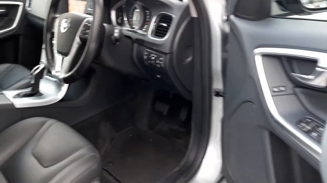 171D14686 - 2017 Volvo V60 Cross Country D3 150hp SE LUX 2WD Automatic, Ada... смотреть онлайн