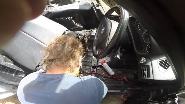 BMW Z3 Rebuild Vlog - Part 4 - Airbag Warning Light investigation смотреть онлайн