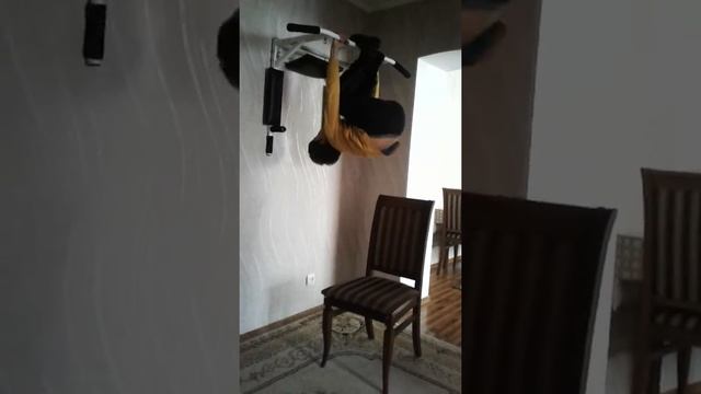 Турник:ласточка ,секретний приём , стульчик смотреть онлайн