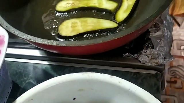 Баклажаны язычки роллы🍆🧄🍅