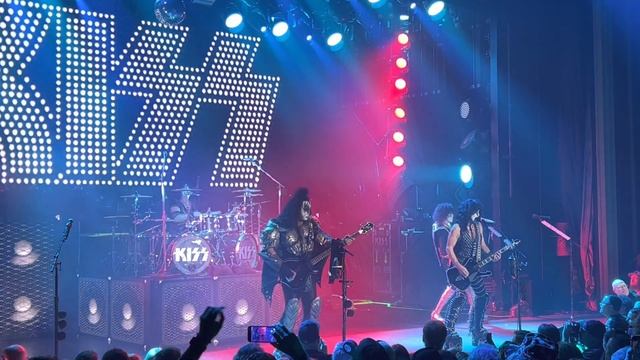 KISS KKXI- Week 2, Show 2 - Partial (ending) смотреть онлайн