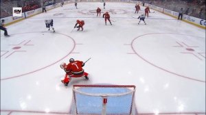 Нападающий "Кэнакс" Тайлер Майерс покидает штрафную и отправляет снаряд в ворота "Рокетс".