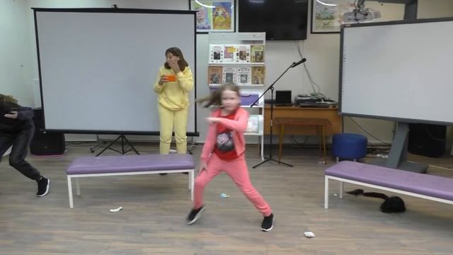 А у нас во дворе смотреть онлайн