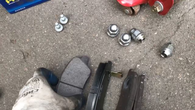 Замена колодок в новой Киа Рио смотреть онлайн