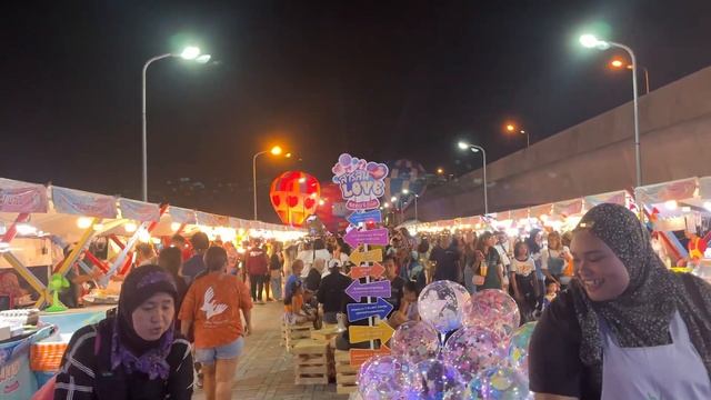 Ярмарка на мосте Сарасин | Вкусные пончики, куча народу и классная музыка, которой не ждали