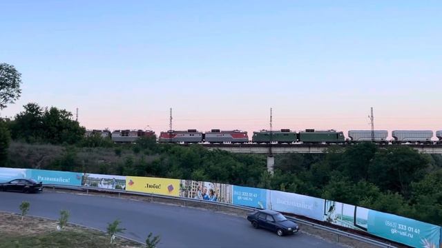 Эксклюзив! Электровоз ВЛ80С-914/948Б С перегоняемыми ВЛ10У-102 и ВЛ10У-076 С грузовым поездом