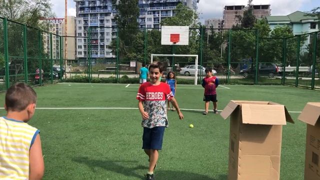 ПОПАДИ В КОРОБКУ и СЪЕШЬ ЛИМОН | ФУТБОЛЬНЫЙ ЧЕЛЛЕНДЖ с НАКАЗАНИЕМ | FOOTBALL CHALLENGE смотреть онлайн