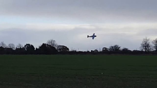 E-flite P-47 Razorback 1.2M BNF 3S смотреть онлайн