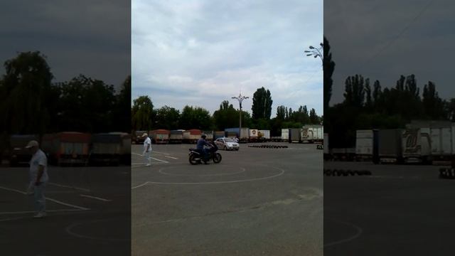 Уроки мотовождения в автошколе Viral Auto