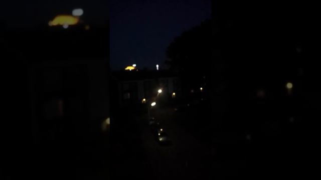 Kermis in Den Bosch genomen van af mijn balkon rechts in de verte zie je de Kermis in het centrum смотреть онлайн