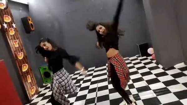 NAAGIN DANCE |DANCE COVER| WAACKING STYLE BY VAISHNAVI HULAGUR AND NEHA IBRAMPUR