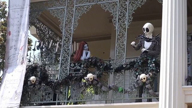 September 2021 Disneyland News | Holiday Time Is Back! смотреть онлайн