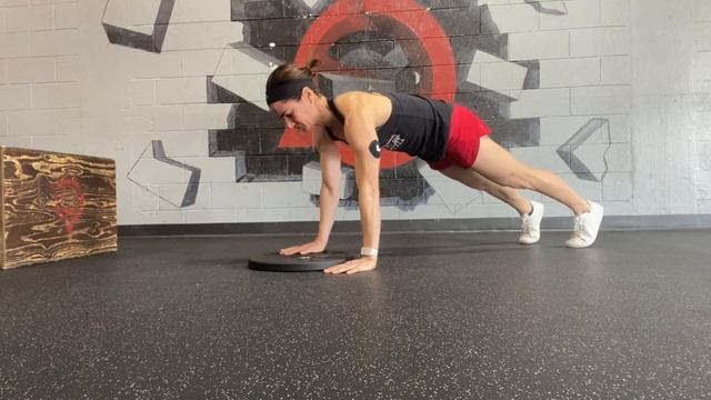 Hand Plank Plate Taps | CrossFit Winter Park | Core Stability смотреть онлайн