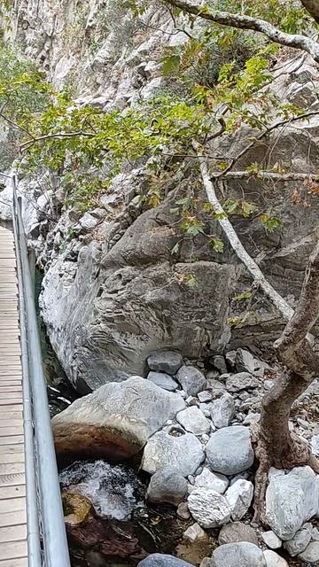 Внутри каньона Сападере. смотреть онлайн