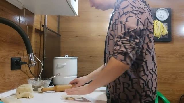 ВЛОГ: Меня всё бесит/ Жарю чебуреки / Стало хуже смотреть онлайн