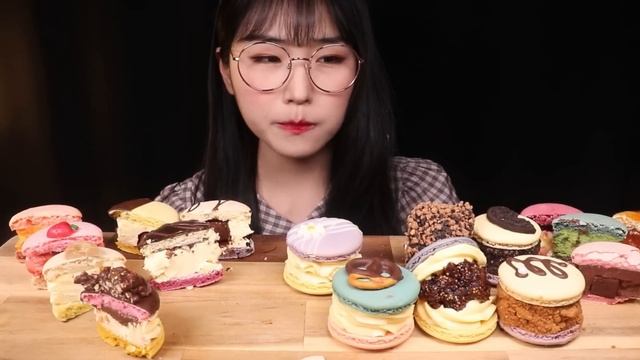 ASMR 필링 빵빵한 마카롱 20가지!✨Colorful Macaron🍭 쁘띠롱 마카롱 먹방 [Chocolate, Strawberry, Matcha Macaron] Mukbang