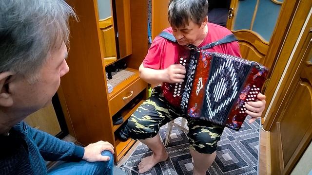 Разбор Подмосковные вечера на гармони красивые наигрыши песни Джентельмены удачи 3 аккорда 300 смотреть онлайн