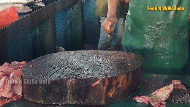 Fish cutting skills | The way Uncle Allun's tuna was cut so quickly was amazing смотреть онлайн