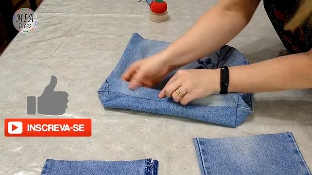DIY Como fazer bolsa de perna de calça jeans | Mia Dicas смотреть онлайн