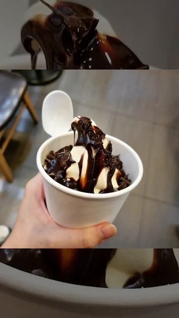 Мягкое мороженое + шоколадный топпинг #shorts