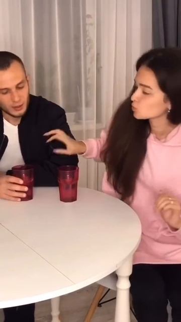 ОНА ЕМУ ИЗМЕНЯЛА ?😭😱 смотреть онлайн