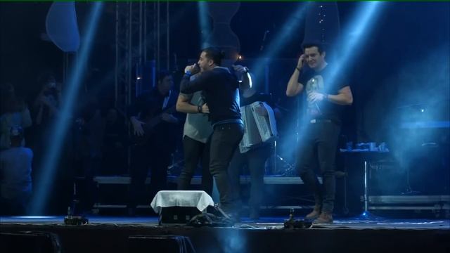 Show gravado na festa da Portuguesa por Perna´s Video Produções, Musica 1 por cento vagabundo смотреть онлайн