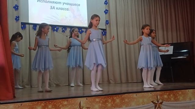 8 марта Вальс Дога для мамочки со школьной сцены #мама #8марта #танцыдлядетей #музыка #песни_книги смотреть онлайн