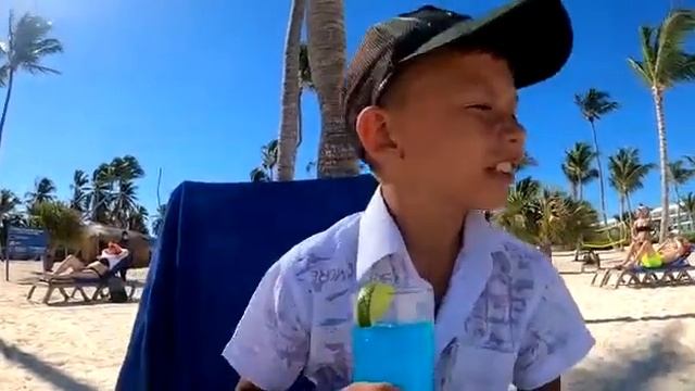 про горбатых китов на Карибах🐋🐋🐋 смотреть онлайн