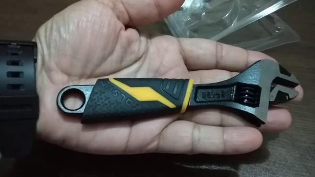 TOLSEN 6 INCHES ADJUSTABLE WRENCH. смотреть онлайн