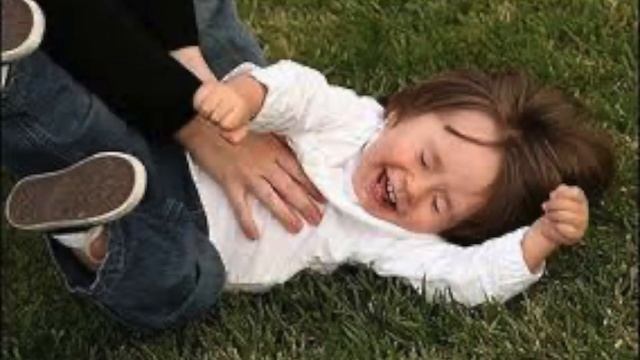 Звук смеха | Sound Of Laughter