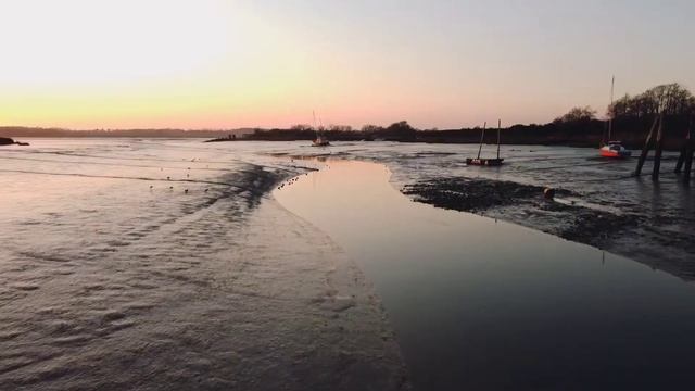 DJI Mini 2 cinematic river tour and sunset - No filters used! смотреть онлайн