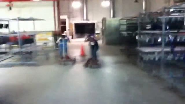 Pallet Jack Races смотреть онлайн