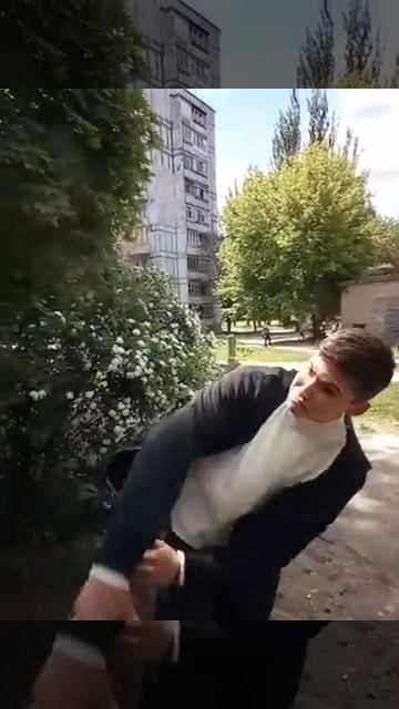 Кинул камень в стенку смотреть онлайн