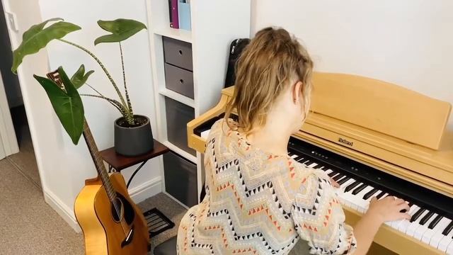 Bienvenidos al Centro de Musicoterapia Global. Online por Talia Girton смотреть онлайн