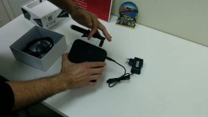 Minix X7 digital signage player box opening