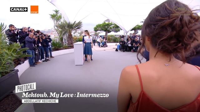 MEKTOUB MY LOVE INTERMEZZO - Photocall - Cannes 2019 - EV смотреть онлайн