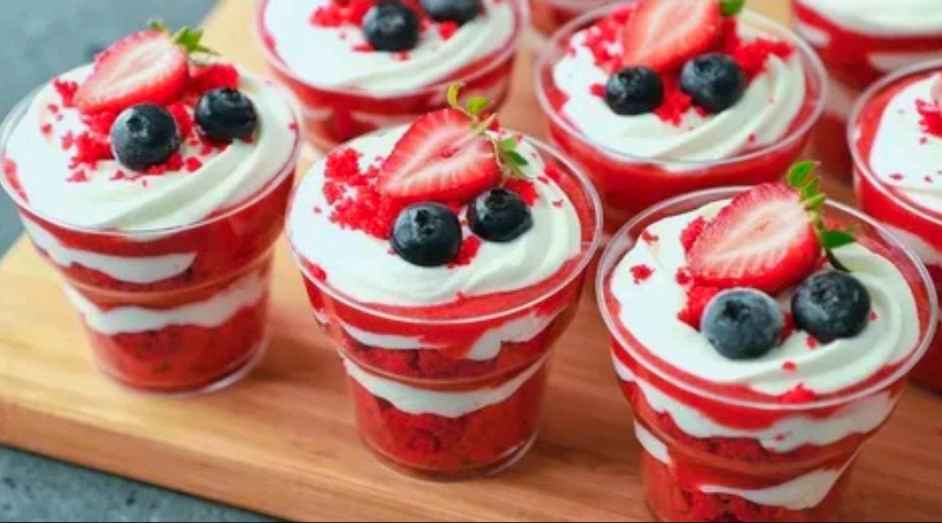 ТРАЙФЛЫ "КРАСНЫЙ БАРХАТ" В СТАКАНЧИКАХ смотреть онлайн