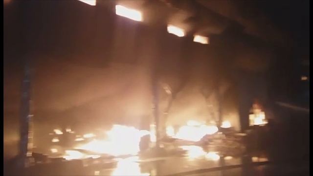 В Южном горит завод: существует серьезный риск (Видео) смотреть онлайн