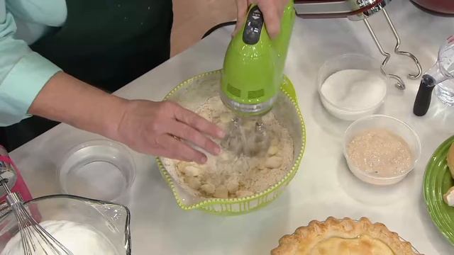 KitchenAid 9-speed Digital Hand Mixer w/ Wire Whisk & Blender Rod on QVC смотреть онлайн