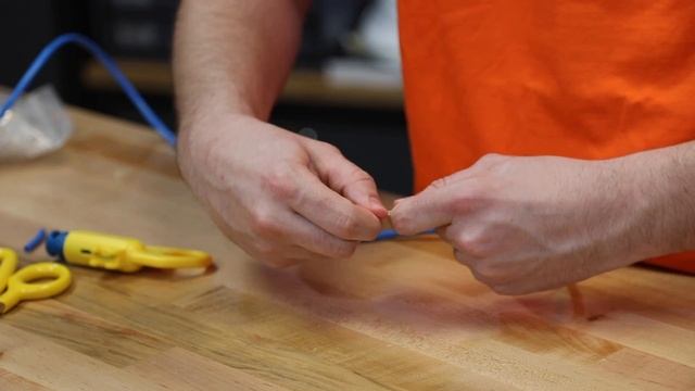 Klein Tools: How-To use the Compact Pass-ThruTM Modular Crimper (VDV226-005) смотреть онлайн