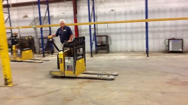 Lot 55 Yale Electric Pallet Jack Video смотреть онлайн